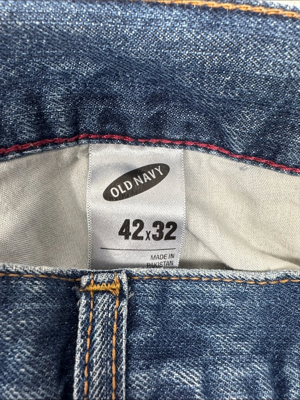 Old Navy Relaxed Fit Men's Jeans in Medium Blue Wash 42x32